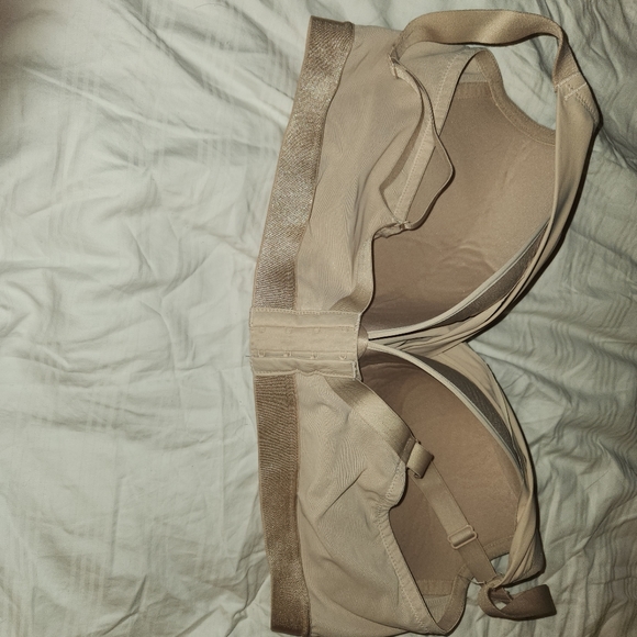 2 Padded Lounge Bra's - Deesse 44C - Picture 11 of 12